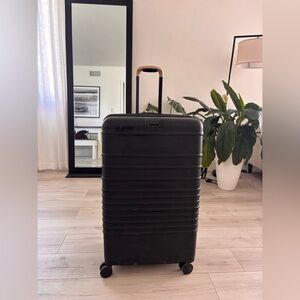 Beis Large Check-in Roller Luggage-Black